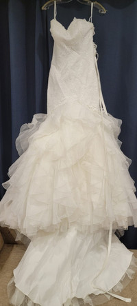 ELEGANT WEDDING DRESS - SIZE 8