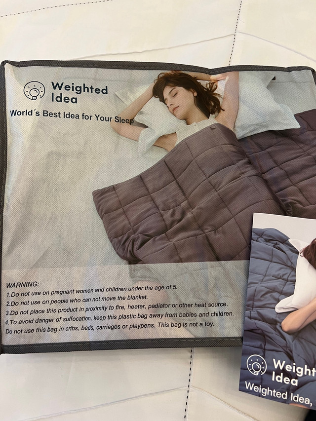 New in bag weighted blanket 15 lbs  in Health & Special Needs in Hamilton - Image 3