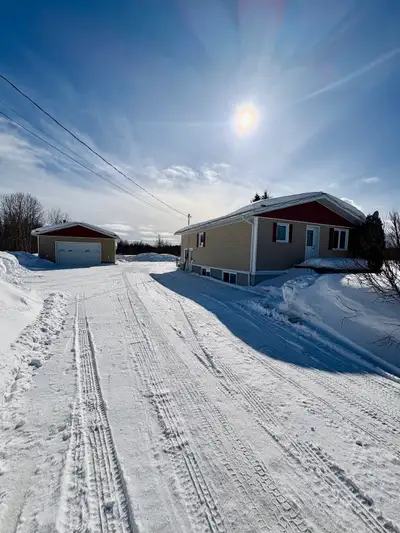 233 Brunetville Rd, Kapuskasing ON Beautiful 1+3 bedroom home located in a desirable neighbourhood j...