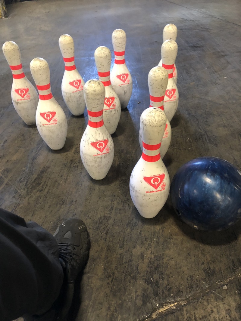 Bowling ball set Other Mississauga / Peel Region Kijiji