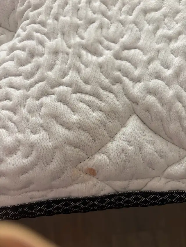Adustable mattress- basically brand new  in Beds & Mattresses in Burnaby/New Westminster - Image 6