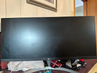 Lg 29” monitor in great condition.