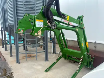 Selling a Fendt Cargo 4X80 Profi. Comes with Console, 3rd hydraulic function and ISOBus ready.
