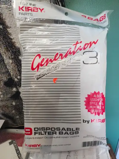 Theses bags are brand new never used Discovered in the house while renoing . There 7 of them 506-440...