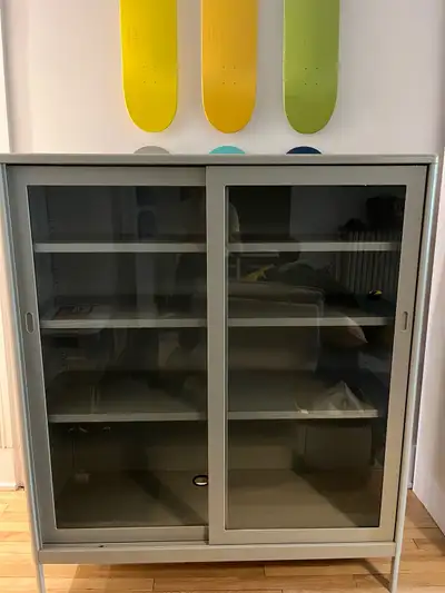meuble IKEA IDÅSENVitrine à portes coulissantes, View more