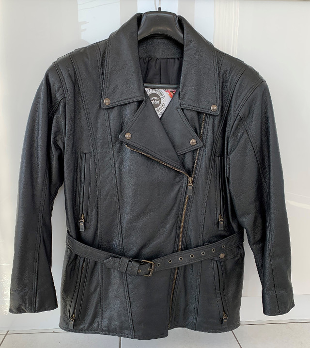 Classic Leather Jacket - Veste en cuir - Size / Taille 16 in Women's - Tops & Outerwear in City of Montréal