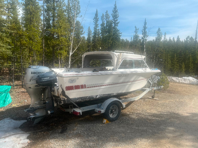 17.5 Double Eagle boat with a Honda 90 4 stroke outboard in Powerboats & Motorboats in Whitehorse - Image 2