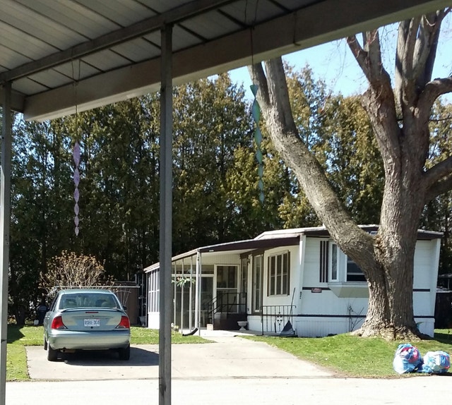 Spacious Mobile Home On Large Lot In Green Haven Estates Sarnia