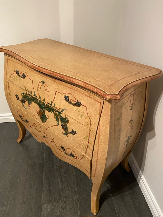 Commode ou buffet vintage dans Commodes et armoires  à Ville de Québec - Image 2