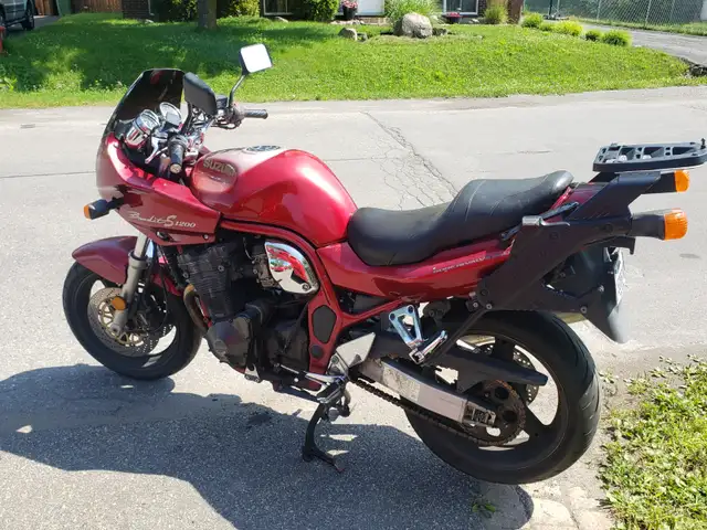 Suzuki Bandit 1997 in Sport Touring in Longueuil / South Shore - Image 3