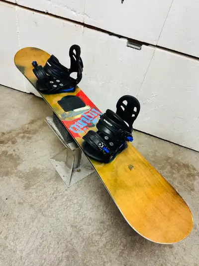 Liquid snowboard 136 cm with Firefly bindings, View more