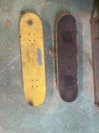 Two skateboards/planche a roulette