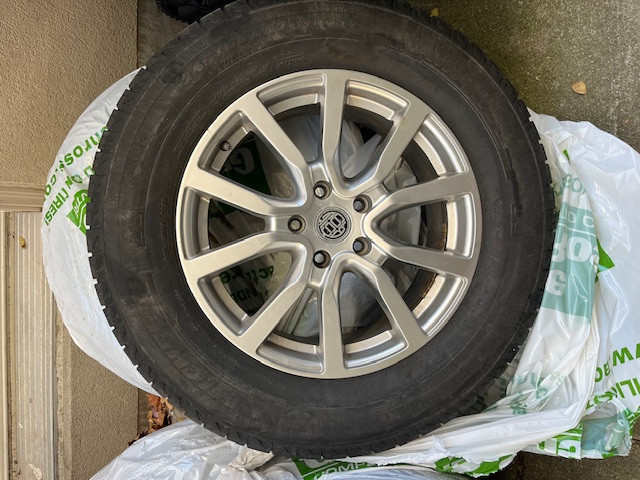 Almost New Michelin Radial Tires & Rims - 245/65/R17 in Tires & Rims in City of Toronto