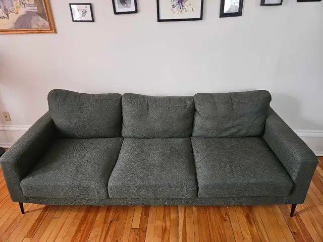 green couch 3 seat