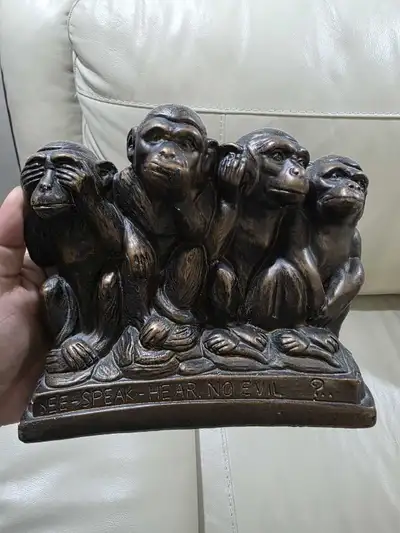 4 monkeys show piece, View more
