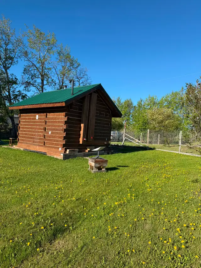Tiny House Real Log Cabin plus land available in Houses for Sale in Dawson Creek - Image 10