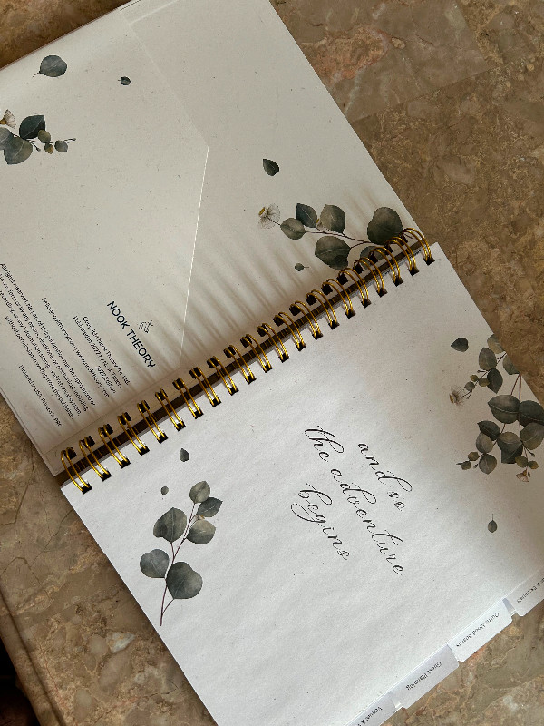 Brand new Wedding Planner book in box. dans Essais et biographies  à Ouest de l’Île - Image 4