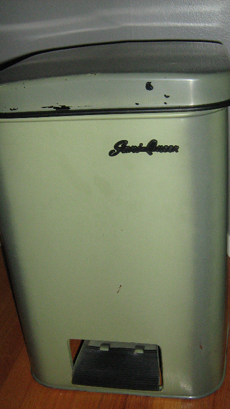 ** Vintage Kitchen Step onTrash Bins* * in Arts & Collectibles in Calgary - Image 3