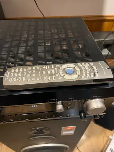 Integra Onkyo DTR-5.2 in good working condition all channels, functions and original remote control...
