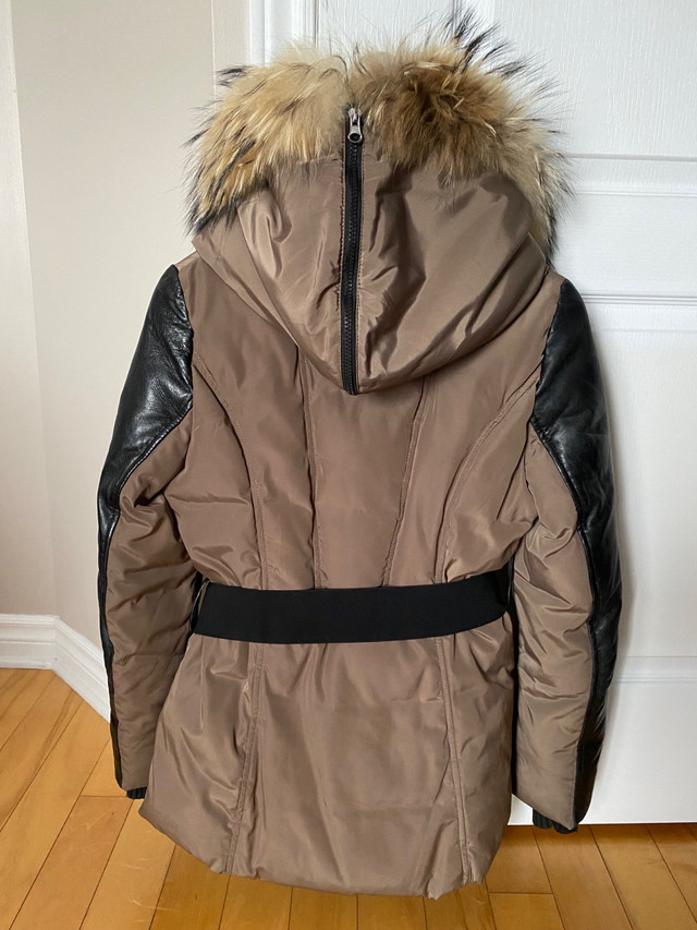 Manteau hiver small  dans Femmes - Hauts et vêtements d'extérieur  à Ville de Montréal - Image 3