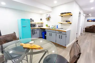 Fully Furnished Long-Term Suite – Close to Hospital, Downtown & Trails | Ideal for Healthcare Staff...