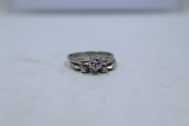 One tested 18kt white gold cast engagement ring (#1520) in Other in City of Halifax - Image 4