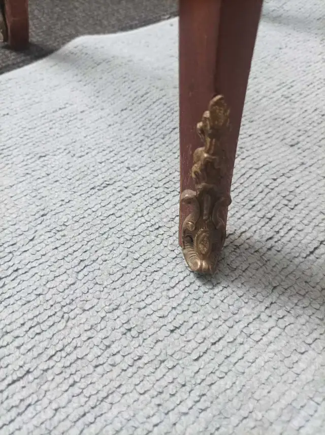 Side Table in Other Tables in City of Toronto - Image 6