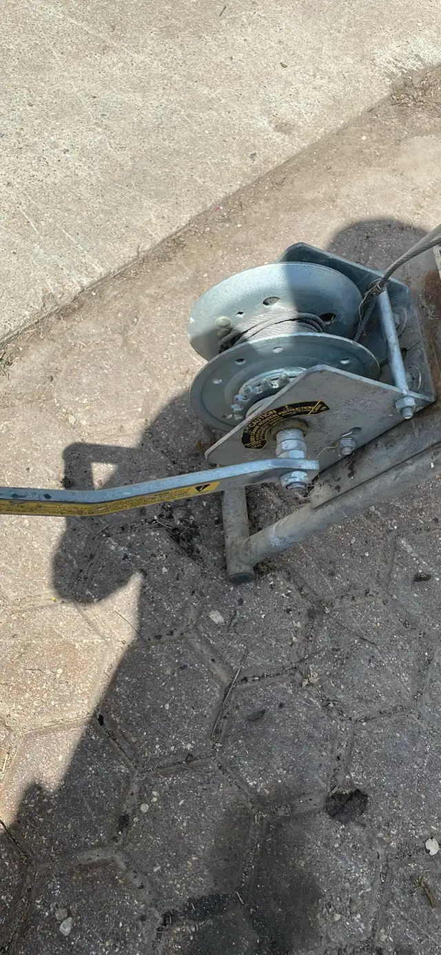 Ladder Winch in Ladders & Scaffolding in Saskatoon - Image 2