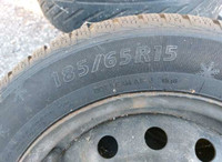 Set of 2 barely uses winter tires 185/65/15