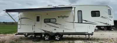2012 v-cross classic fifth wheel 255vbh made by forest river 1 slide out making the kitchen living r...