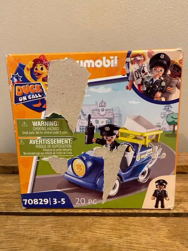 PLAYMOBIL Duck On Call - Police Mini-Car 70829 in Toys & Games in Oshawa / Durham Region - Image 2