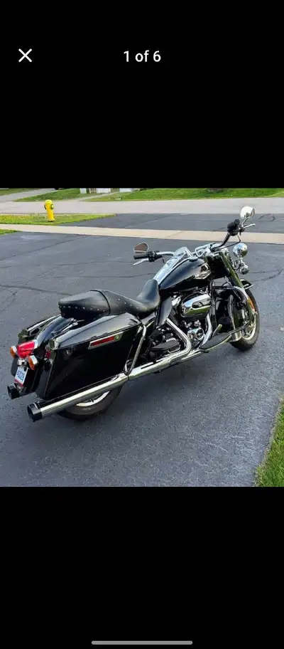 2019 Harley-Davidson Road King FLHR – Milwaukee-Eight 107 – 18,000 km Features & Upgrades: * Milwauk...