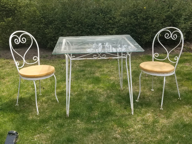 Hauser Vintage Iron Table/chairs Best Offer in Patio & Garden Furniture in Mississauga / Peel Region