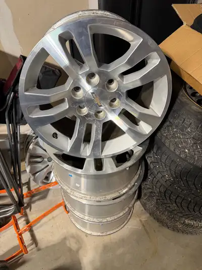 Chevy wheels for sale great shape with tpm sensors wheel size 18inch.