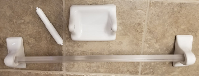 Bathroom towel and paper holders in Plumbing, Sinks, Toilets & Showers in Kitchener / Waterloo
