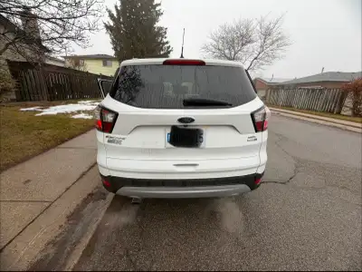 2018 ford escape 144k fully loaded all brand new breaks rotors oil change and all season tires runs...