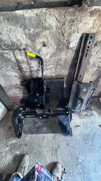 Pin and ball combination 5th wheel hitch