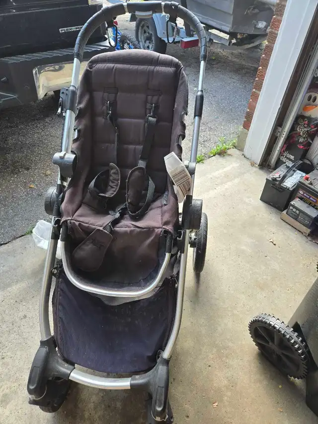 City Select Stroller in Strollers, Carriers & Car Seats in Cambridge - Image 4