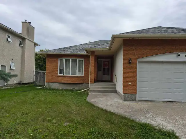 1400 sqft bungalow house for rent