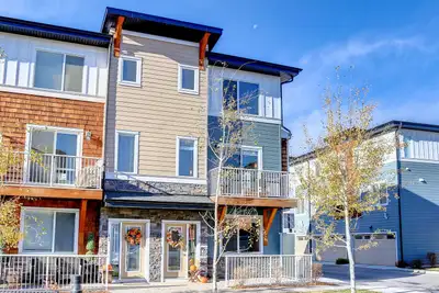 Stunning 3-Bedroom Townhouse for Rent in Rainbow Falls