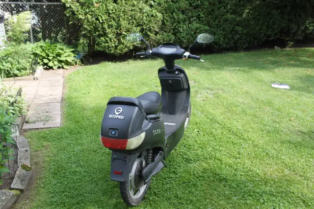 Ecoped Pulse Scooter in Other in West Island - Image 5