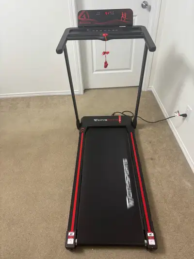 Get your fitness journey on track with this CitySports CS-WP2 foldable electric treadmill! It's in u...