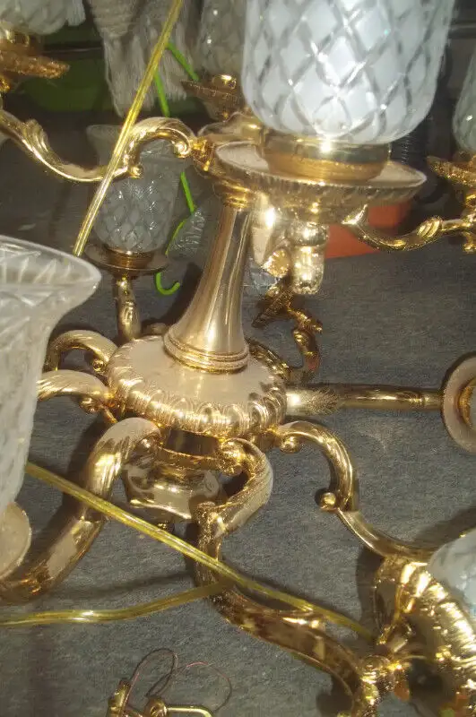 Solid BRASS chanmdelier and Vintage Italian Chandelier in Indoor Lighting & Fans in Oakville / Halton Region - Image 3