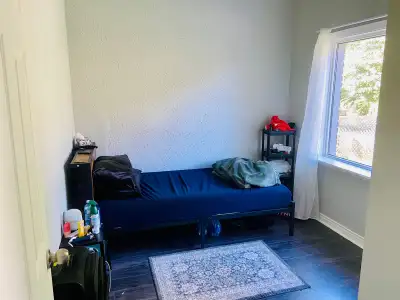 Close to Victoria park subway station no frills, MacDonald, dr. office, subway and Tim Hortons in 3-...
