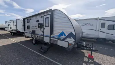 Great Family RV Clean and well-maintained lightweight bunkhouse trailer, perfect for weekend trips o...