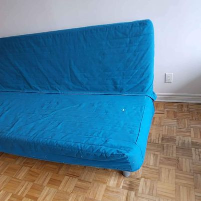 IKEA Sofa bed for sale ($100), pick up only dans Sofas et futons  à Laval/Rive Nord - Image 3