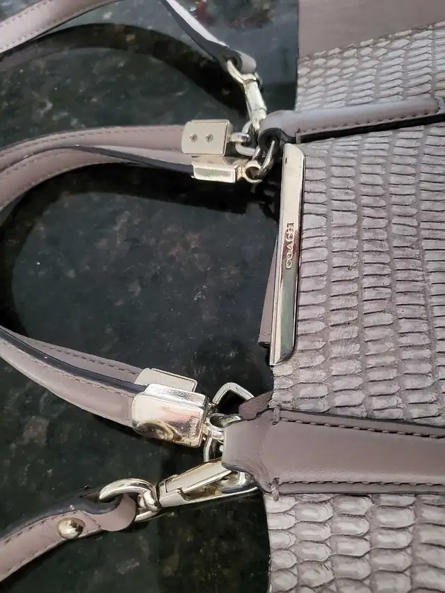 Coach & Kate Spade Purses + Shoes in Women's - Bags & Wallets in Gatineau - Image 3