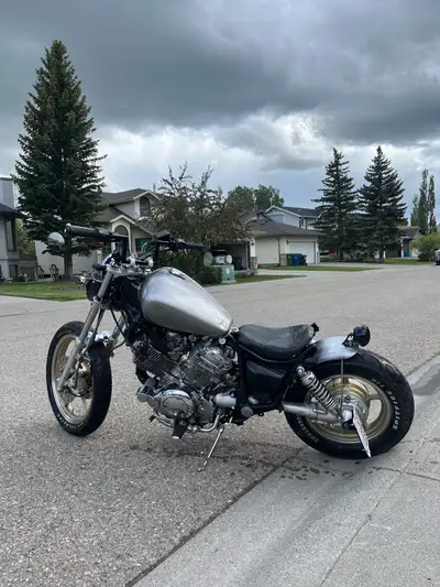 If you want a head turning bike this 1986 Yamaha virago 750 Converted to custom bobber is for you! A...