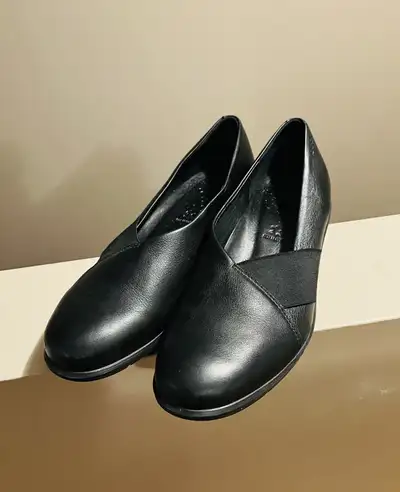 Ecco women’s NEW leather wedge 8, View more