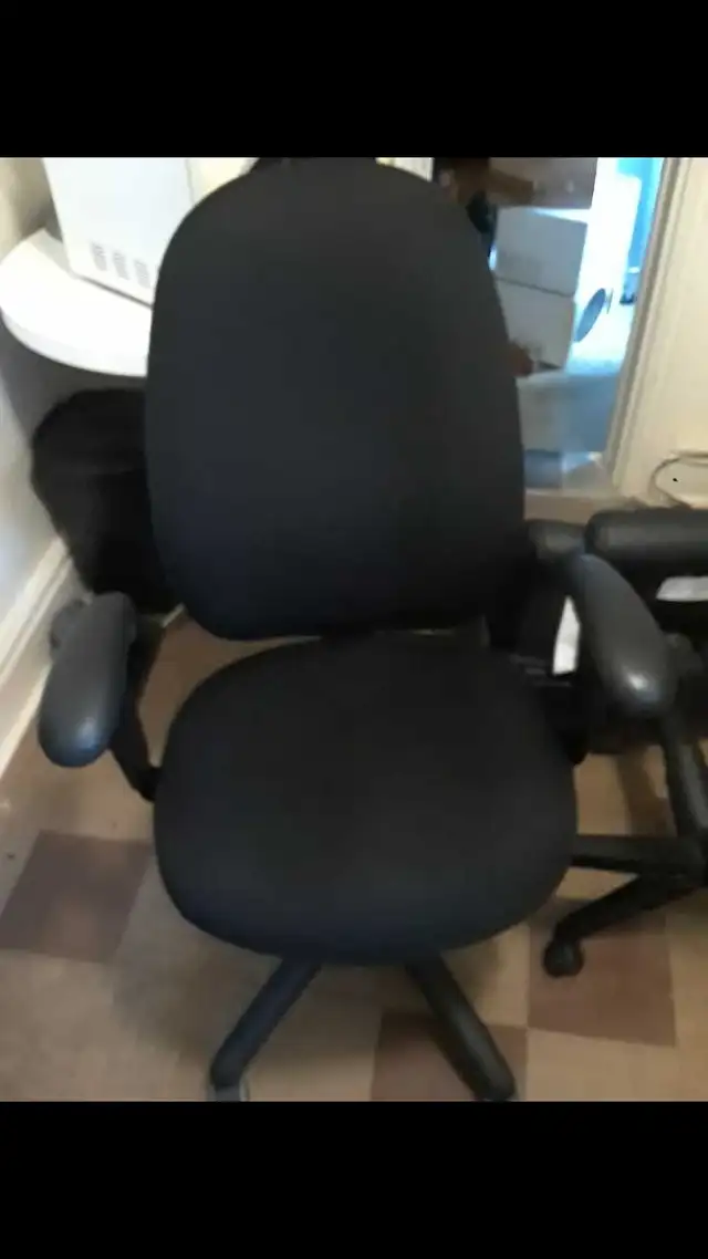 Many Computer /office chair in Chairs & Recliners in Kingston - Image 9